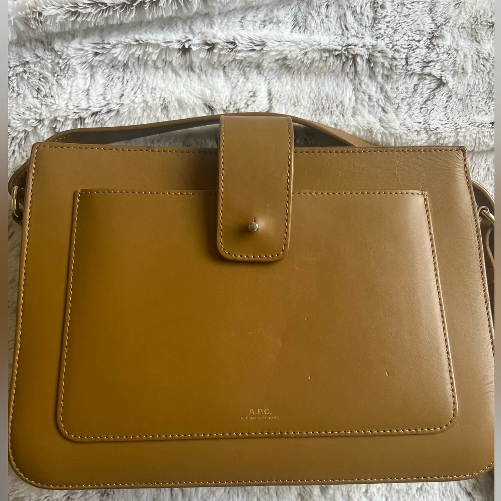 A.P.C. Albane bag in mustard yellow - Picture 2 of 9
